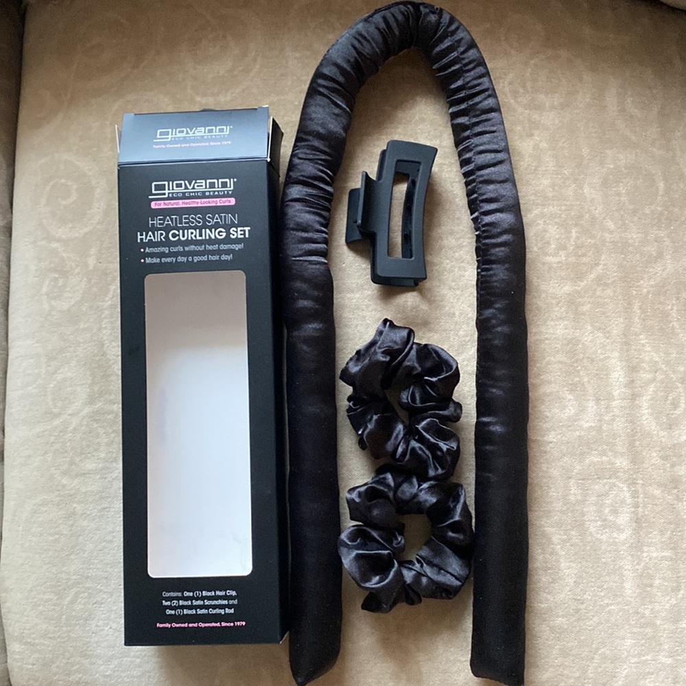 NWT Satin Heatless Curl Set